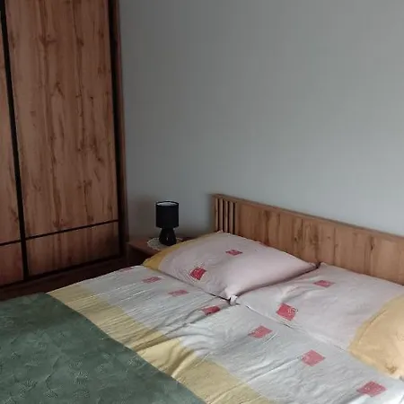 Daire Apartament U Krysi *